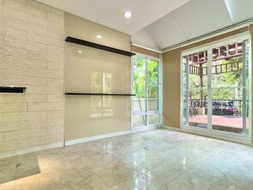4 Bedroom House for sale at Laddarom Ekkamai-Ramintra