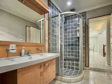 4 Bedroom House for sale at Laddarom Ekkamai-Ramintra