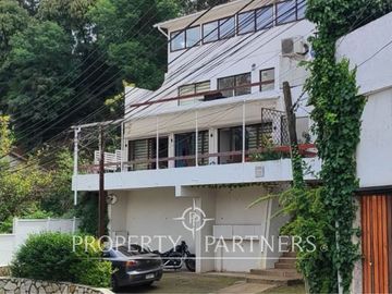 Confort y Amplitud en Dos Niveles completamente remodelada.