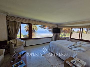 Casa con vista espectacular al mar en condominio de Cachagua