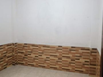 VENTA CASA RENTERA EN SAUCES 5 CERCA DE AV. PRINCIPAL (CMC)
