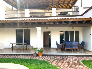 Casa en Fraccionamiento en Junto al Río, Temixco, Morelos CAEN-1086-Fr