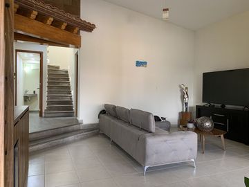 Casa en Fraccionamiento en Junto al Río, Temixco, Morelos CAEN-1086-Fr