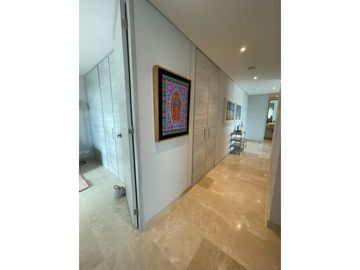 VENDO APARTAMENTO EN BUEN  SECTOR DE LA CIUDAD