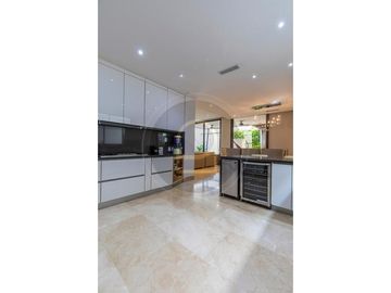 VENDO HERMOSA CASA DE LUJO EN SECTOR DE VILLA CAMPPESTRE