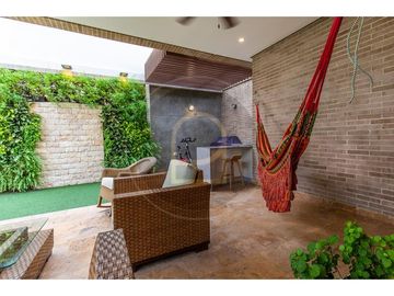 VENDO HERMOSA CASA DE LUJO EN SECTOR DE VILLA CAMPPESTRE