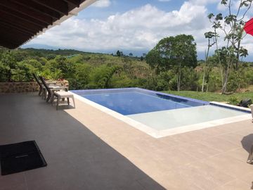 VENTA CASA CAMPESTRE CJTO CERRADO VIA MONTENEGRO QUINDIO