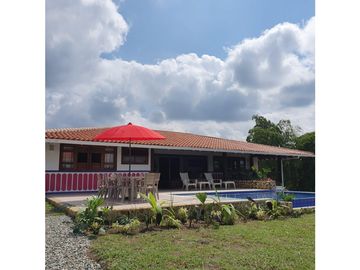 VENTA CASA CAMPESTRE CJTO CERRADO VIA MONTENEGRO QUINDIO