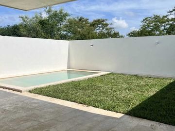 | 3 recámaras, UNA de ella en PB- dentro de privada en conkal