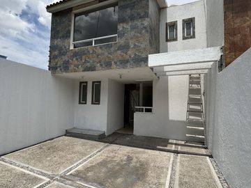 VENTA /RENTA CASA VALLE DORADO