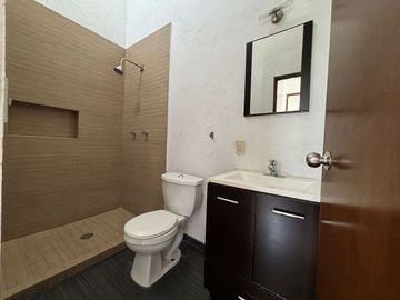 VENTA /RENTA CASA VALLE DORADO