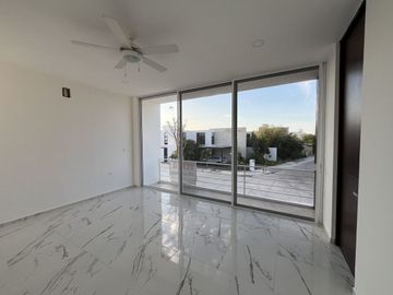 Residencia en Venta en Nortemérida al Norte de Mérida, Yuc. (4Rec, Alberca)