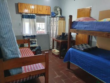 Venta casa quinta 4 ambientes en Cañuelas, cochera