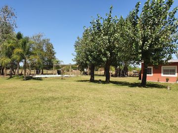 Venta casa quinta 4 ambientes en Cañuelas, cochera