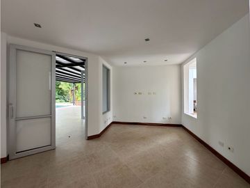 Confort y Naturaleza en Uno: Casa Campestre en Renta Cerritos