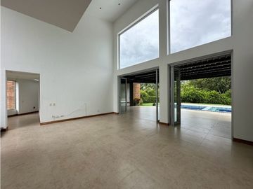 Confort y Naturaleza en Uno: Casa Campestre en Renta Cerritos