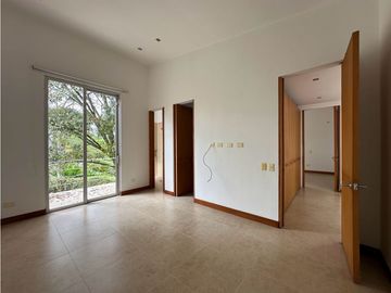 Confort y Naturaleza en Uno: Casa Campestre en Renta Cerritos