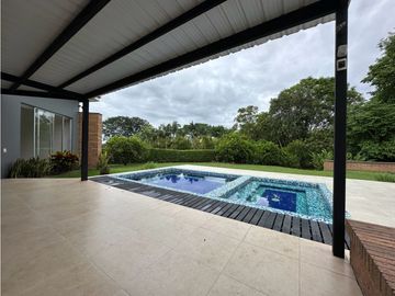 Confort y Naturaleza en Uno: Casa Campestre en Renta Cerritos