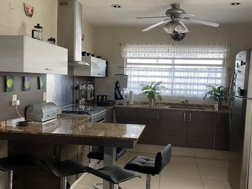Hermosa Casa en Residencial Porta Nova, El Pueblito