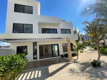 CASA EN VENTA EN MÉRIDA YUCATÁN FRENTE AL MAR EN TELCHAC PUERTO