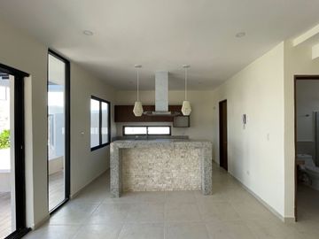 CASA EN VENTA EN MÉRIDA YUCATÁN FRENTE AL MAR EN TELCHAC PUERTO