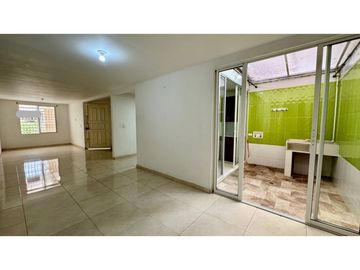 Casa de dos pisos en venta Barrio Las Américas Palmira Valle Colombia