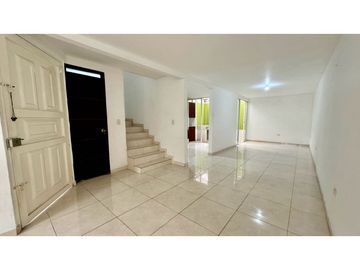 Casa de dos pisos en venta Barrio Las Américas Palmira Valle Colombia