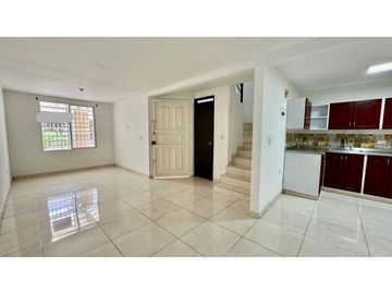 Casa de dos pisos en venta Barrio Las Américas Palmira Valle Colombia