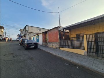 En venta villa de dos habitaciones ciudadela La Aurora Manta