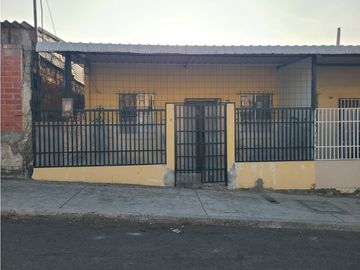 En venta villa de dos habitaciones ciudadela La Aurora Manta