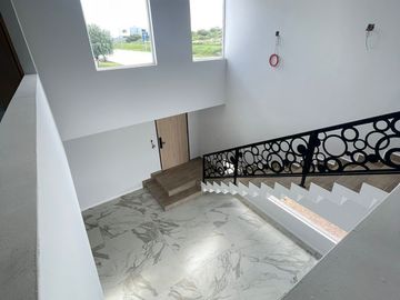 VENTA DE CASA EN PRESERVE JURIQUILLA  CON 4 RECAMARAS Y ROOF GARDEN