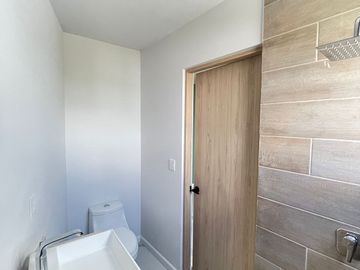 VENTA DE CASA EN PRESERVE JURIQUILLA  CON 4 RECAMARAS Y ROOF GARDEN