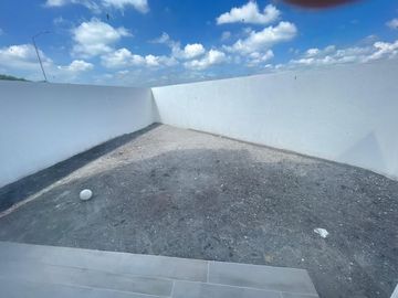 VENTA DE CASA EN PRESERVE JURIQUILLA  CON 4 RECAMARAS Y ROOF GARDEN