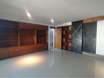 Residencia en venta con acabados de madera en el Mirador