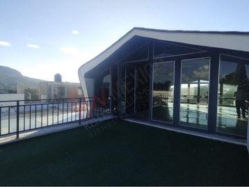 Residencia en venta con acabados de madera en el Mirador