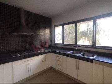 Residencia en venta con acabados de madera en el Mirador