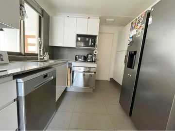 Hermosa! Como nueva! Impecable casa en condominio