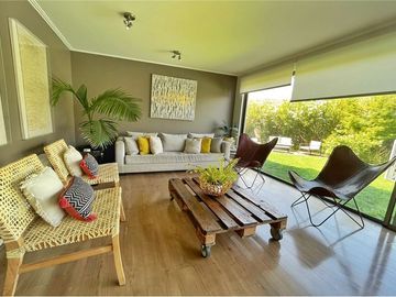 Hermosa! Como nueva! Impecable casa en condominio