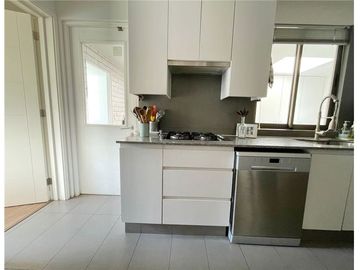 Hermosa! Como nueva! Impecable casa en condominio