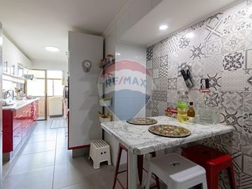 Departamento Remodelado Suecia / Bustos