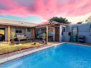 Casa en Barrio tranquilo,/ Muy buena conectividad