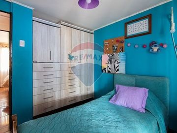 Casa en Barrio tranquilo,/ Muy buena conectividad
