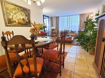 Amplio y central departamento