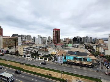 Amplio y central departamento