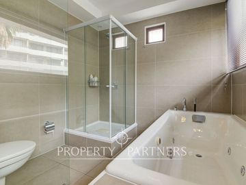 Departamento El Golf Metro Alcántara 3 dormitorios en suite servicios