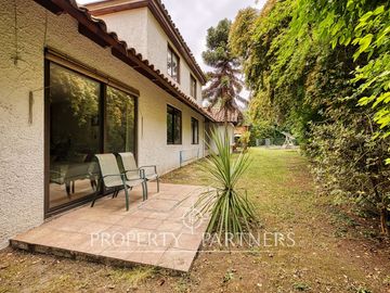 Gran Casa, Cercana a Colegio Mayflower, Nido de Aguilas, Chartwell, Huelquen Montessori, Excelente Conectividad