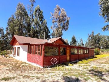 Hermosa Casa de Campo en Parcela de 1 Ha. en La Foresta de Zapallar