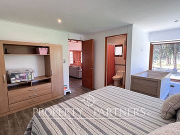 Hermosa Casa de Campo en Parcela de 1 Ha. en La Foresta de Zapallar