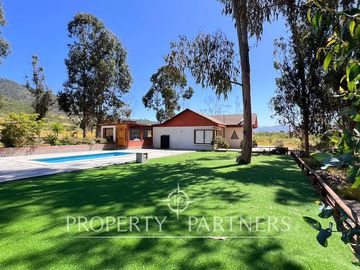 Hermosa Casa de Campo en Parcela de 1 Ha. en La Foresta de Zapallar