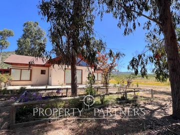 Hermosa Casa de Campo en Parcela de 1 Ha. en La Foresta de Zapallar